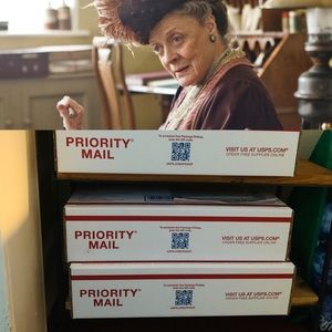 Assurances: packages ready for the post